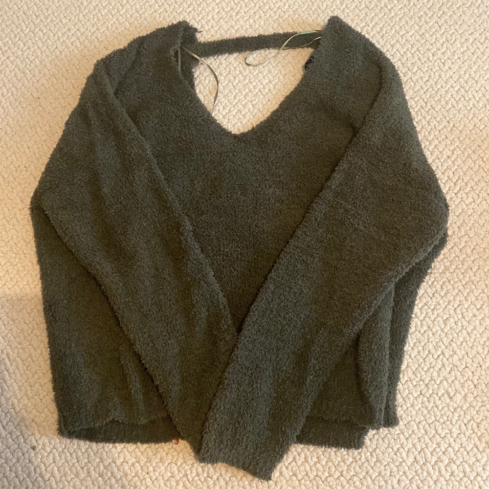 Rue21 sweater open back size M